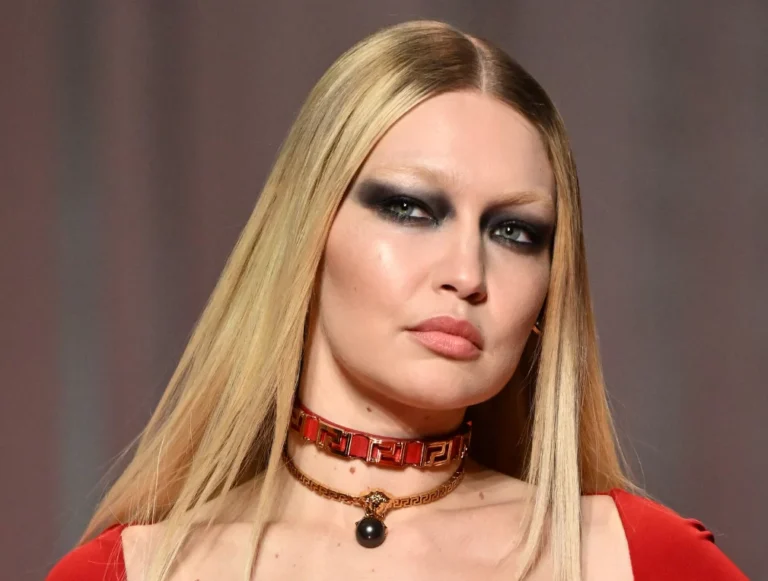 Ο οίκος Versace ξεπέρασε τον εαυτό του και έδειξε τι πάει να πει show στην MFW