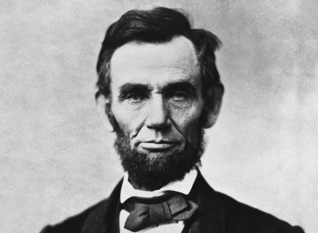 abraham_Linkoln https://popaganda.gr/newstrack/pirovolite-o-proedros-ton-ipa-avraam-linkoln/