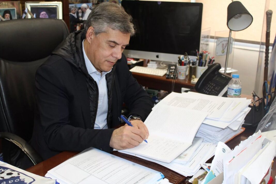 Το δρόμο από Μητρόπολη προς Τσαρδάκι βελτιώνει η Περιφέρεια Θεσσαλίας