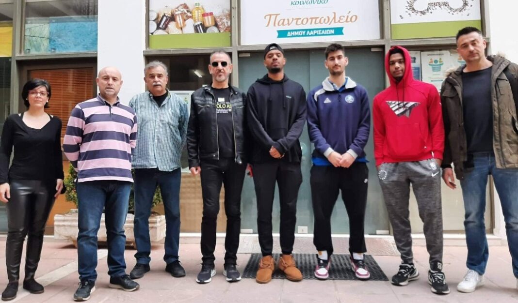 kae larisas_gia koinoniko pantopoleio Η ΚΑΕ Λάρισας στηρίζει το κοινωνικο παντοπωλείο του Δήμου Λαρισαίων