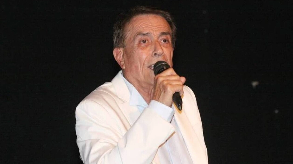 πέθανε ο Δάκης