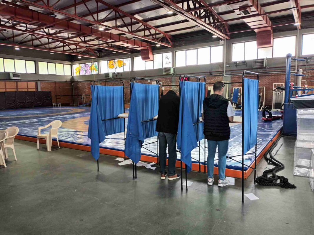 οι εκλεγέντες της Νομαρχιακής Επιτροπής του Πασόκ στη Λάρισα