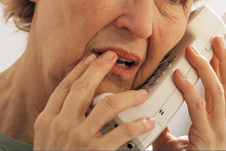 Θρασύτατος ψευτογιατρός απέσπασε 16.500 ευρώ από δύο ηλικιωμένες