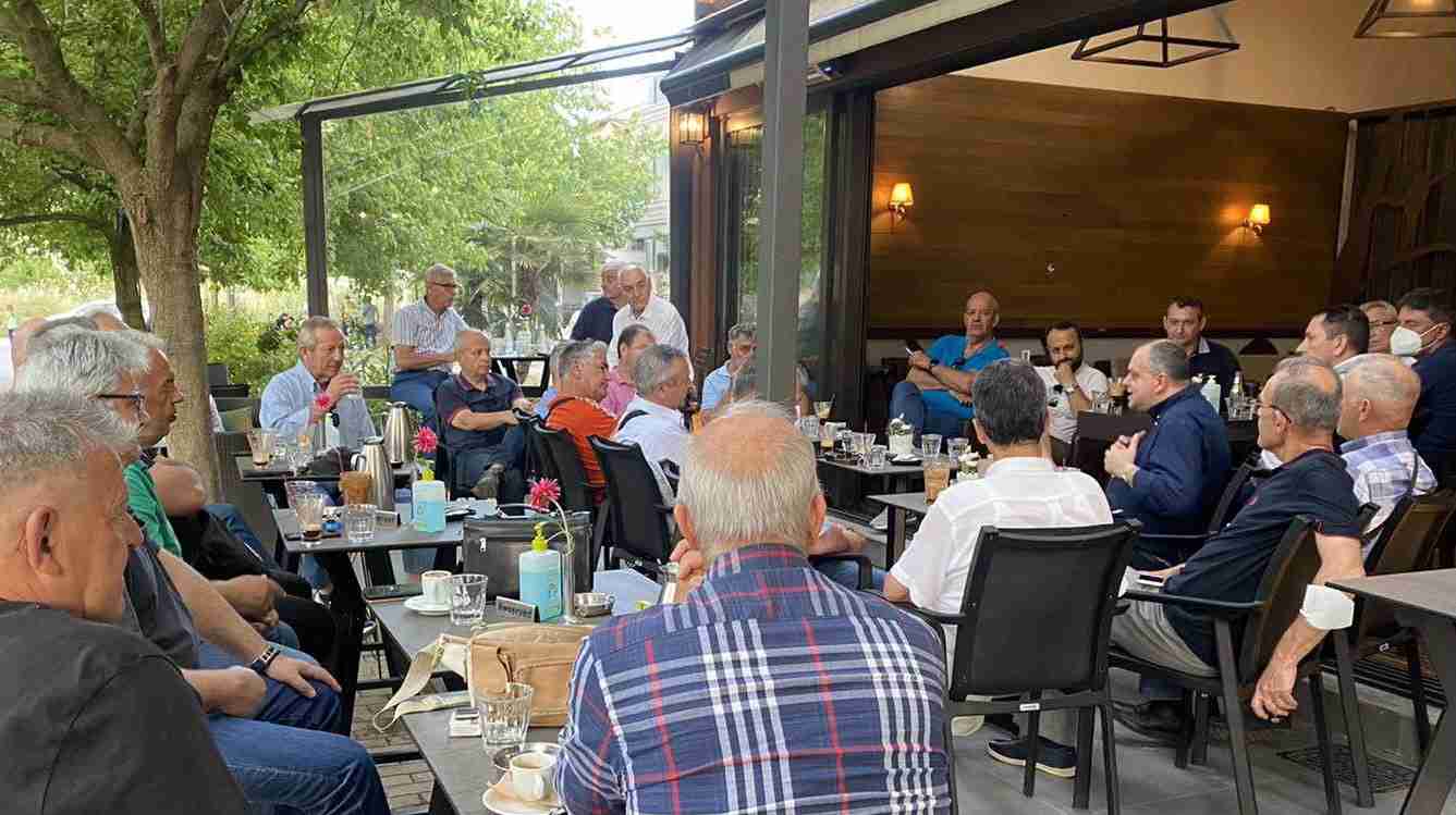 Καπετάνος συνάντηση με απόστρατους
