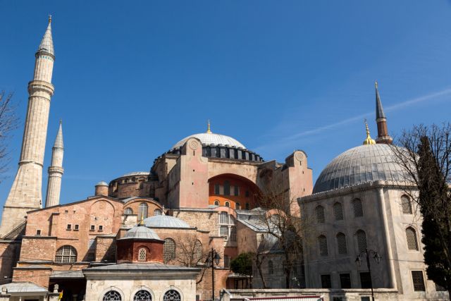 Με εισιτήριο από σήμερα η είσοδος των τουριστών στην Αγία Σοφία