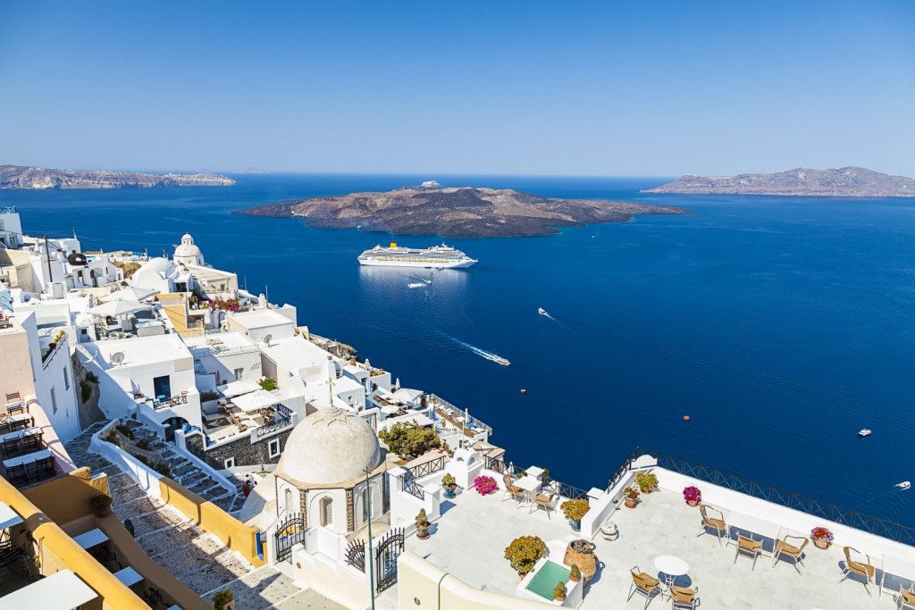 Περιορίζεται η εισαγωγή εργαζομένων σε τουρισμό και κατασκευές από τρίτες χώρες