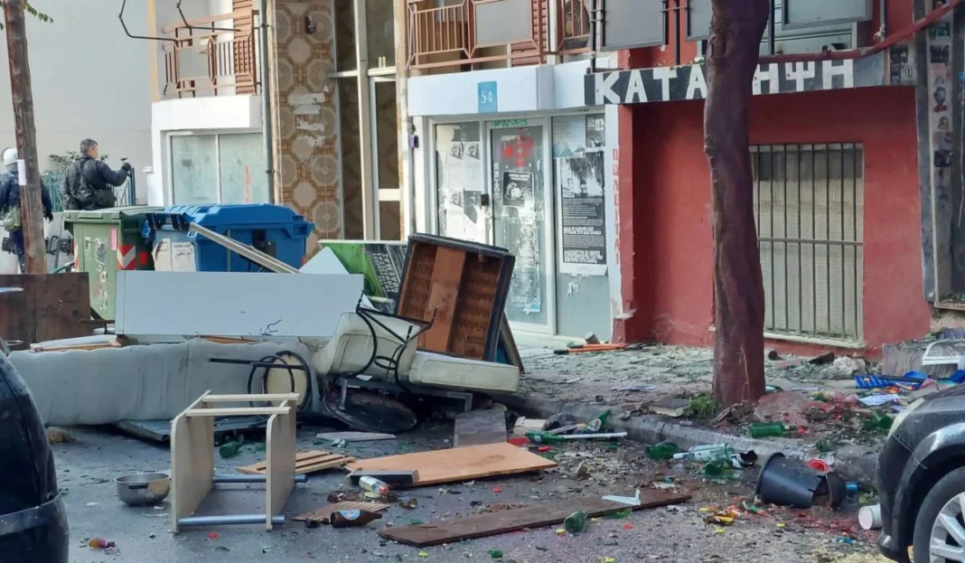 katalipsi Αναρτηση Θεοδωρικάκου για την εκκενωση κτιριου καταλληψη Ντουγρου στηα Λαρισα