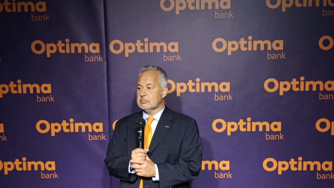 εγκαίνια της Optima Bank 