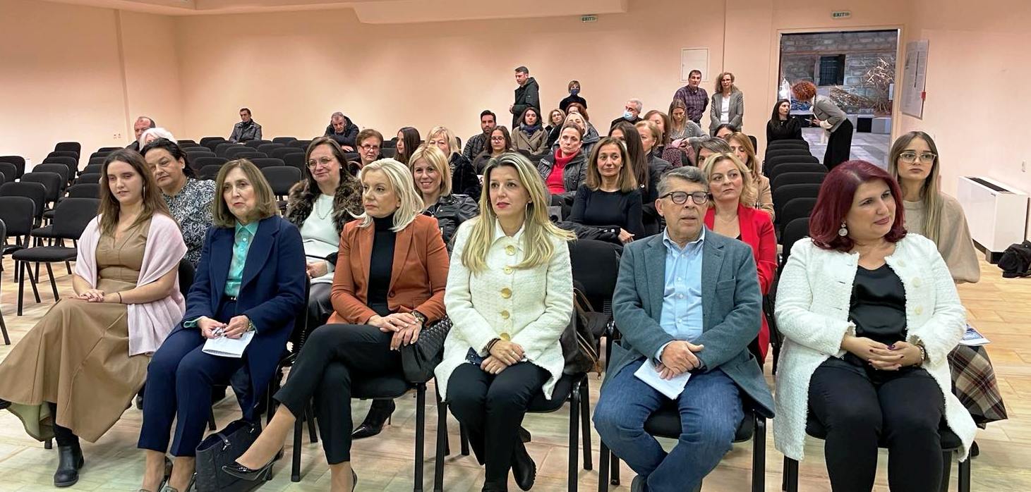 Η ΡΕΝΑ ΚΑΡΑΛΑΡΙΩΤΟΥ ΣΤΗΝ ΕΚΘΕΣΗ ΔΙΑ-ΛΟΓΟΙ ΕΚΦΡΑΣΗΣ