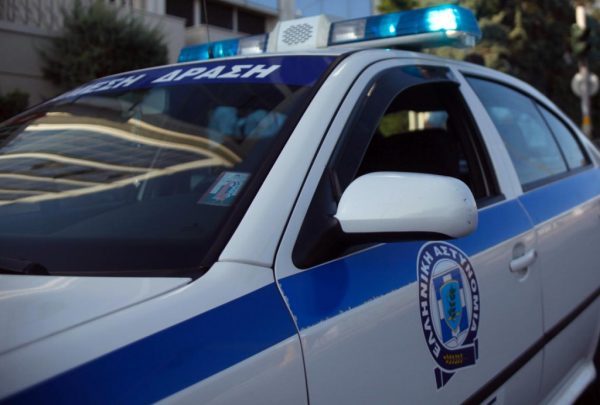 peripoliko_10 Τύρναβος: Πιάστηκε σαν πουλάκι από αστυνομικούς για κλοπή μεταλλικών κλουβιών και εργαλείων
