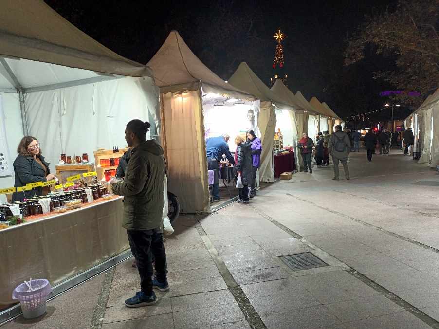 1η μέρα για την 10η γιορτή μελιού στην κεντρική πλατεία Λάρισας