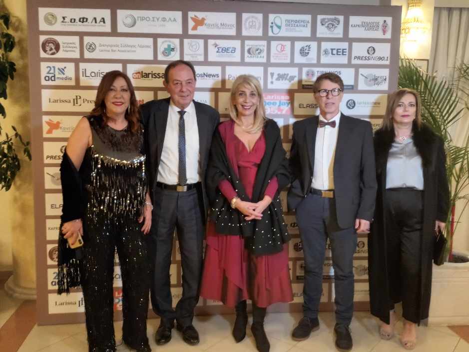 Τα Χριστούγεννα βρήκαν το νόημα τους στην αποψινή εκδήλωση αλληλεγγύης για τη δημιουργία ξενώνα Καρκινοπαθών