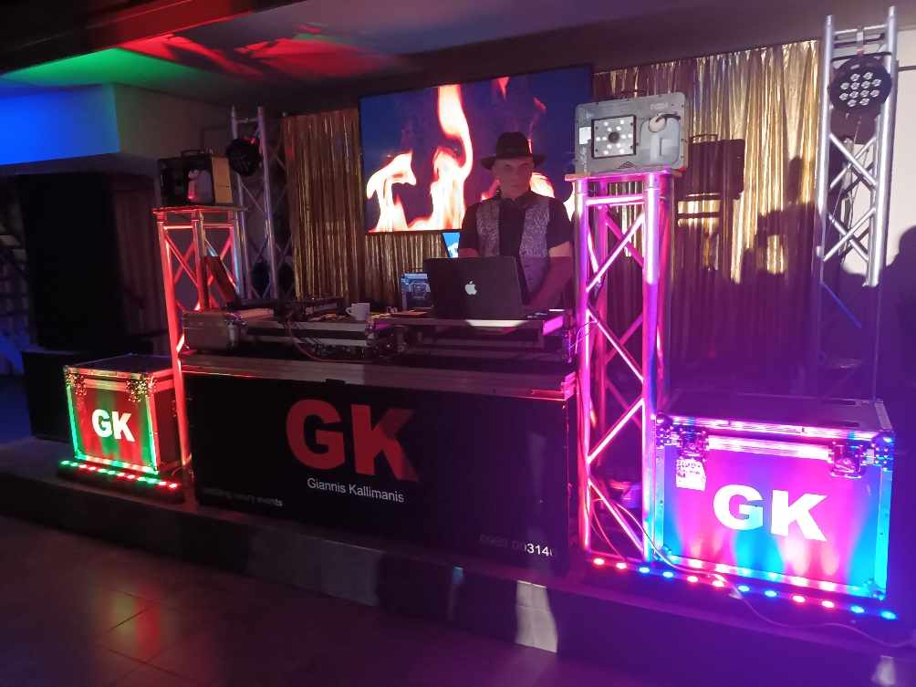 Τα Χριστούγεννα βρήκαν το νόημα τους στην αποψινή εκδήλωση αλληλεγγύης για τη δημιουργία ξενώνα Καρκινοπαθών