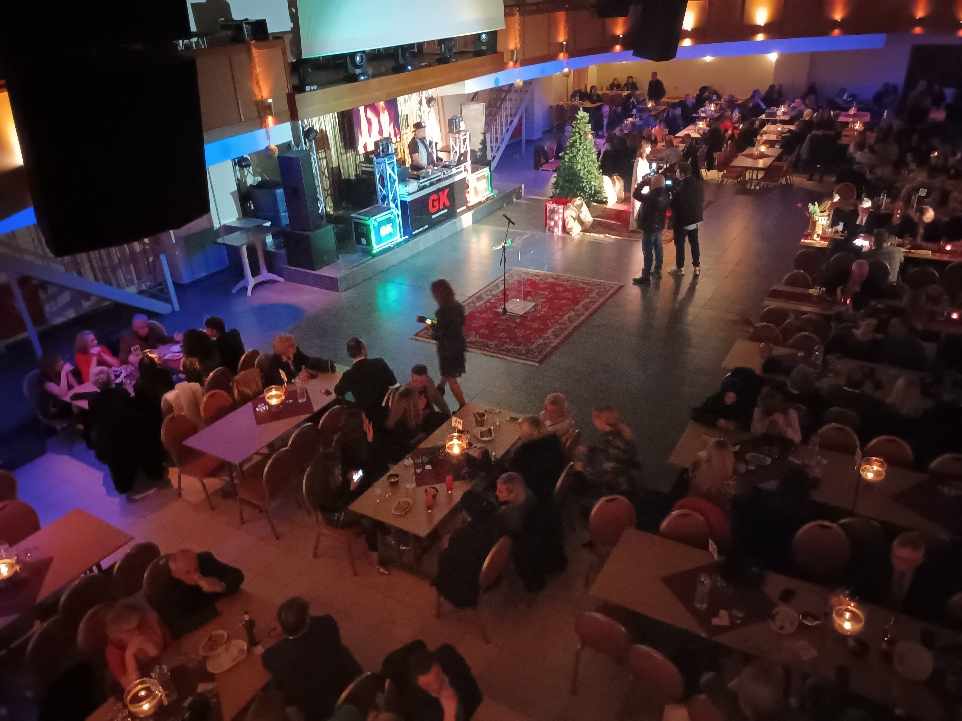 Τα Χριστούγεννα βρήκαν το νόημα τους στην αποψινή εκδήλωση αλληλεγγύης για τη δημιουργία ξενώνα Καρκινοπαθών