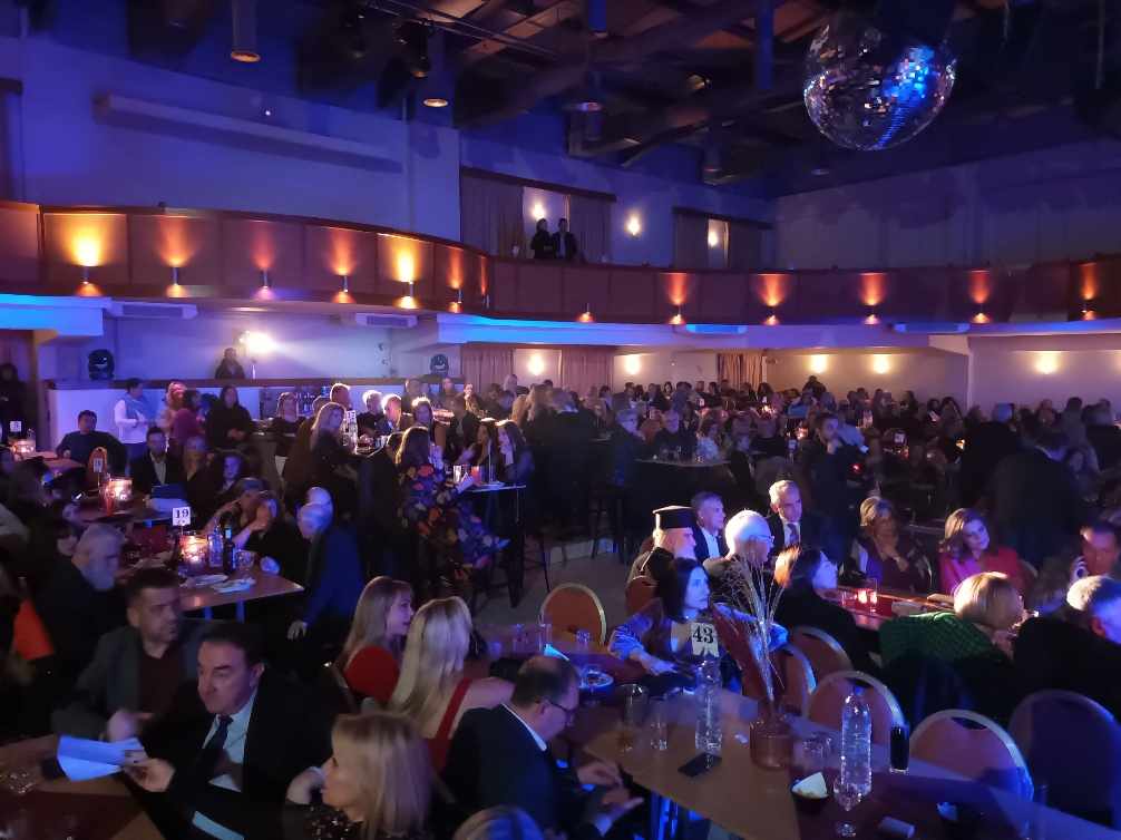 Τα Χριστούγεννα βρήκαν το νόημα τους στην αποψινή εκδήλωση αλληλεγγύης για τη δημιουργία ξενώνα Καρκινοπαθών