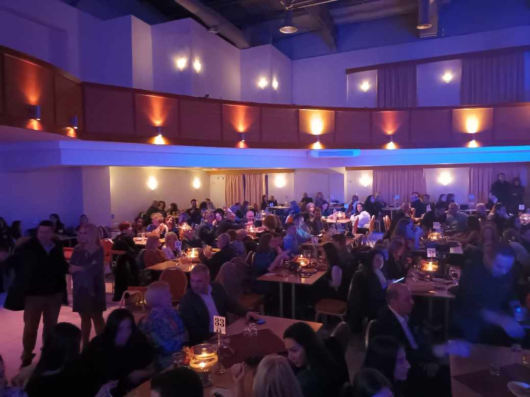 Τα Χριστούγεννα βρήκαν το νόημα τους στην αποψινή εκδήλωση αλληλεγγύης για τη δημιουργία ξενώνα Καρκινοπαθών