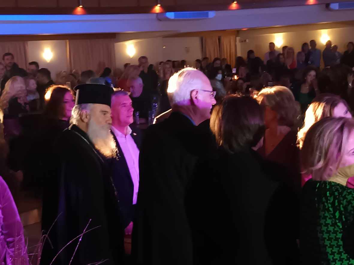 Τα Χριστούγεννα βρήκαν το νόημα τους στην αποψινή εκδήλωση αλληλεγγύης για τη δημιουργία ξενώνα Καρκινοπαθών