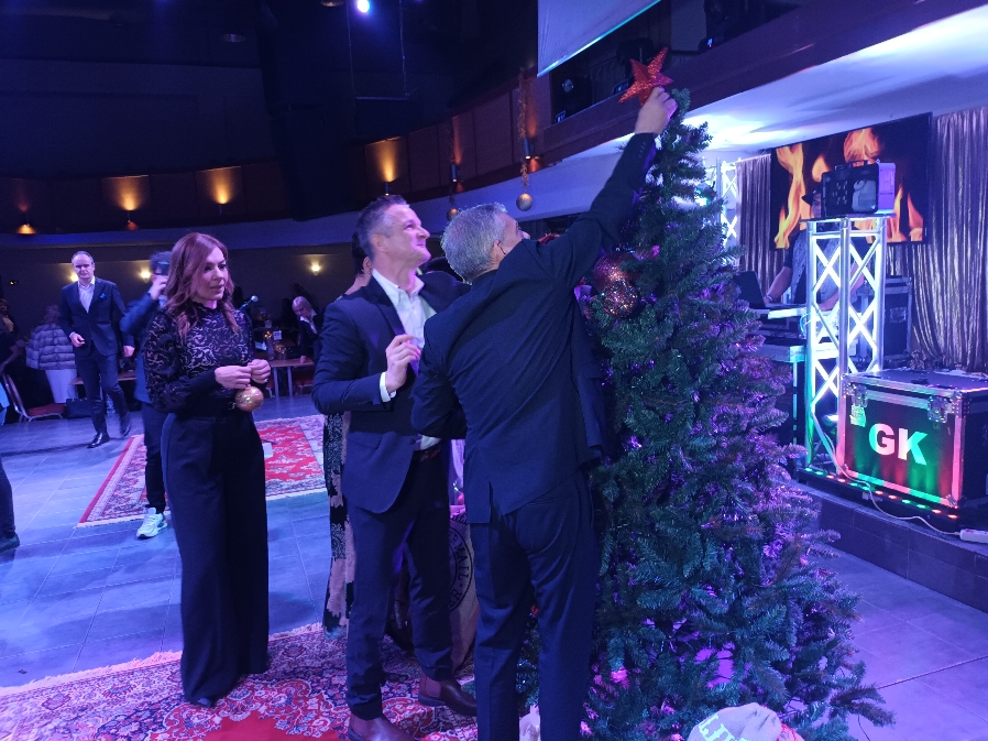 Τα Χριστούγεννα βρήκαν το νόημα τους στην αποψινή εκδήλωση αλληλεγγύης για τη δημιουργία ξενώνα Καρκινοπαθών