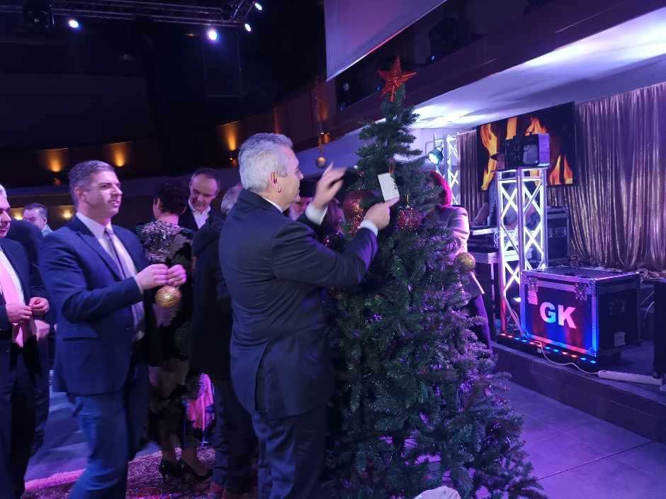 Τα Χριστούγεννα βρήκαν το νόημα τους στην αποψινή εκδήλωση αλληλεγγύης για τη δημιουργία ξενώνα Καρκινοπαθών