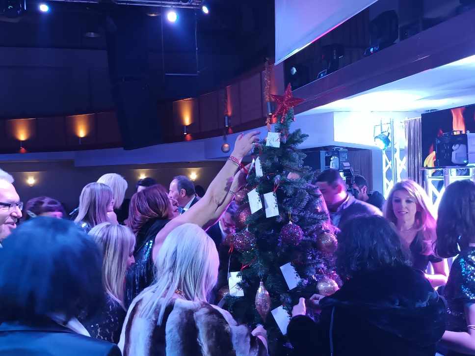 Τα Χριστούγεννα βρήκαν το νόημα τους στην αποψινή εκδήλωση αλληλεγγύης για τη δημιουργία ξενώνα Καρκινοπαθών