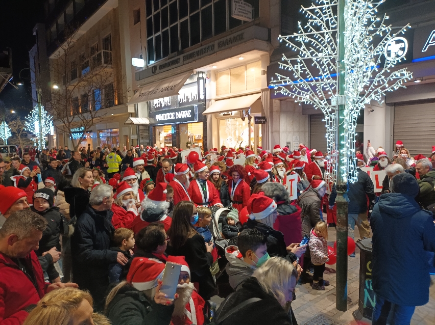 «Βούλιαξε» η Λάρισα από Άγιους Βασίληδες για το 1ο Santa Run Nation