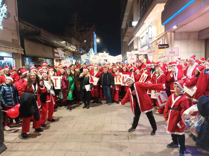 «Βούλιαξε» η Λάρισα από Άγιους Βασίληδες για το 1ο Santa Run Nation