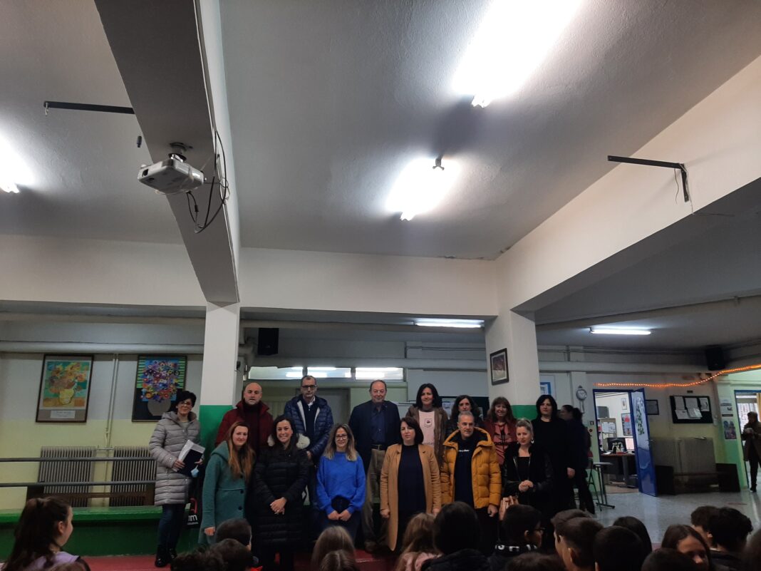 ΤΟ 22ο ΔΗΜΟΤΙΚΟ ΣΧΟΛΕΙΟ ΣΥΓΚΕΝΤΡΩΣΕ ΤΡΟΦΙΜΑ ΓΙΑ ΤΟ ΚΟΙΝΩΝΙΚΟ ΠΑΝΤΟΠΩΛΕΙΟ ΔΗΜΟΥ ΛΑΡΙΣΑΙΩΝ