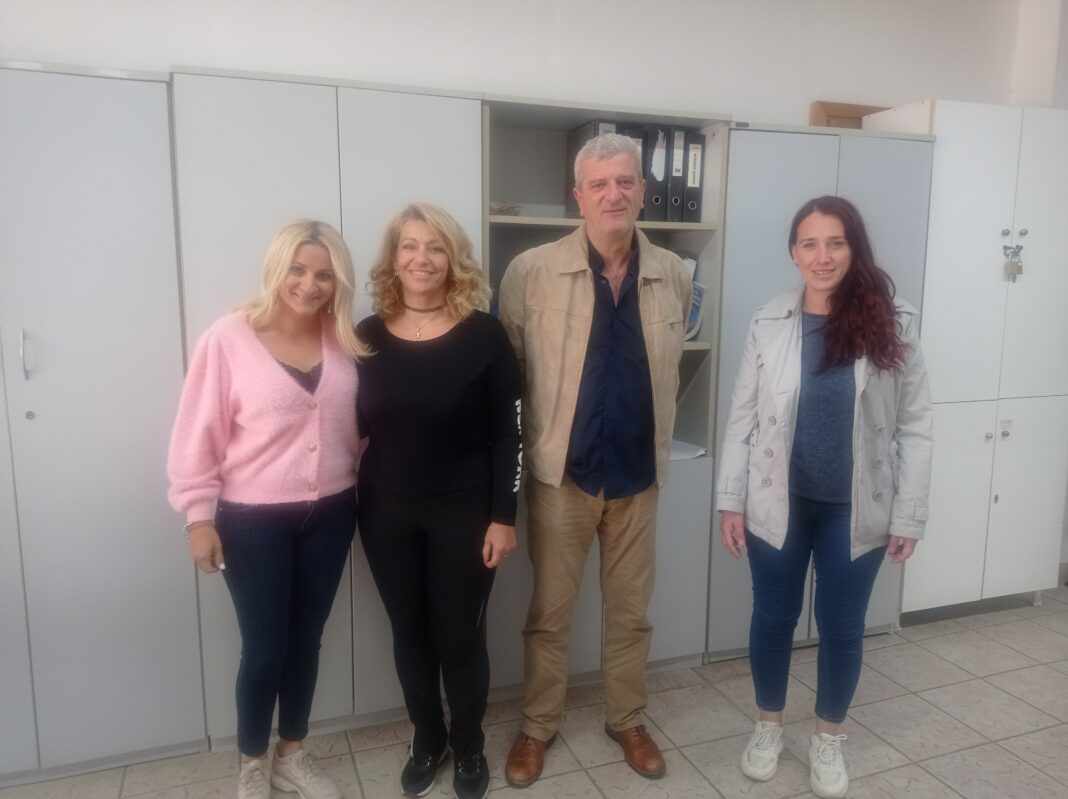 IMG_20221021_140237 Στη σχολή Μαθητείας της ΔΥΠΑ στελέχη του Κέντρου Κοινότητας του Δ. Λαρισαίων