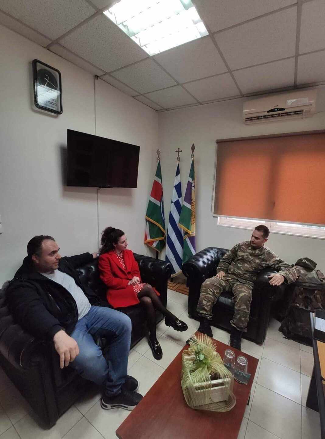 Εθιμοτυπική επίσκεψη στο στρατόπεδο Αμπελώνα