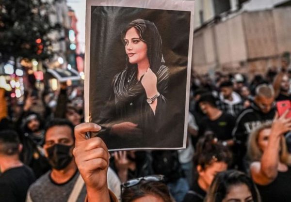 Ιράν: Καταργήθηκε η αστυνομία ηθών