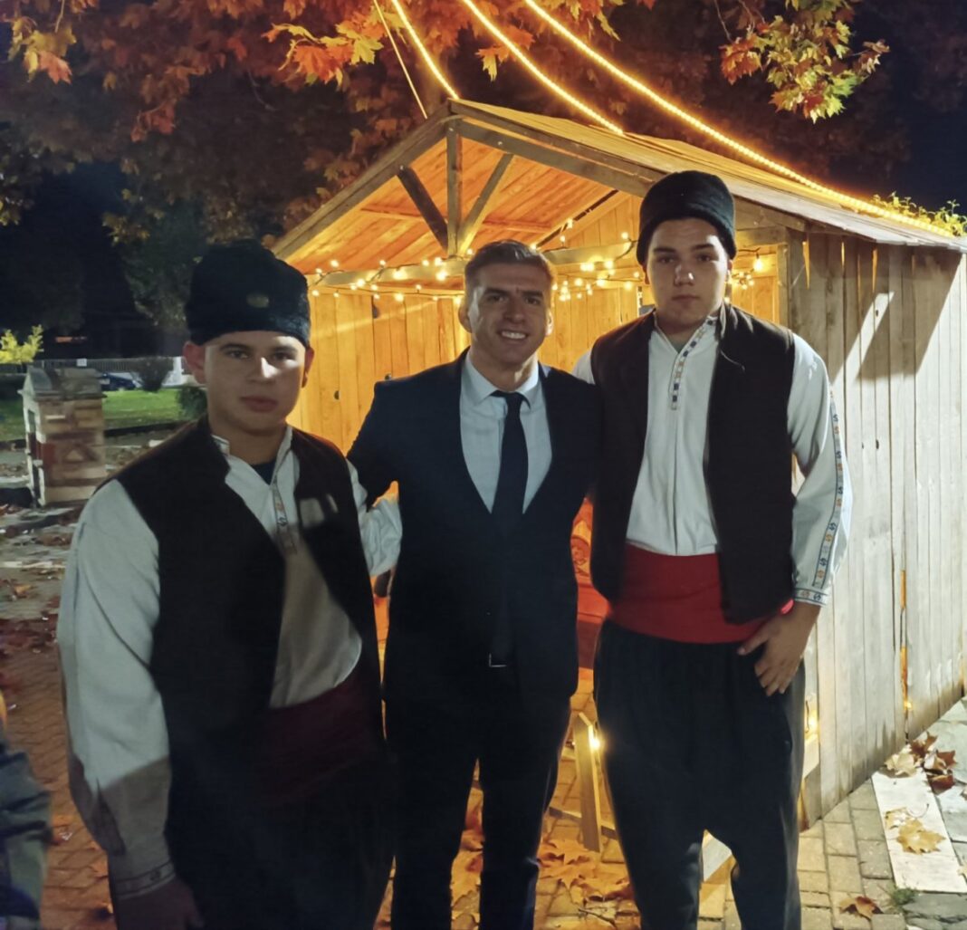 thanasis_paidis_koilada_paidia