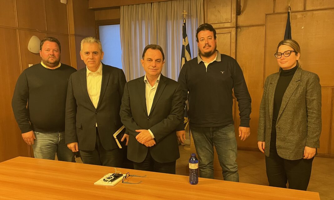 Μάξιμος Χαρακόπουλος με αγρότες σε Υπ. Αγροτικής Ανάπτυξης