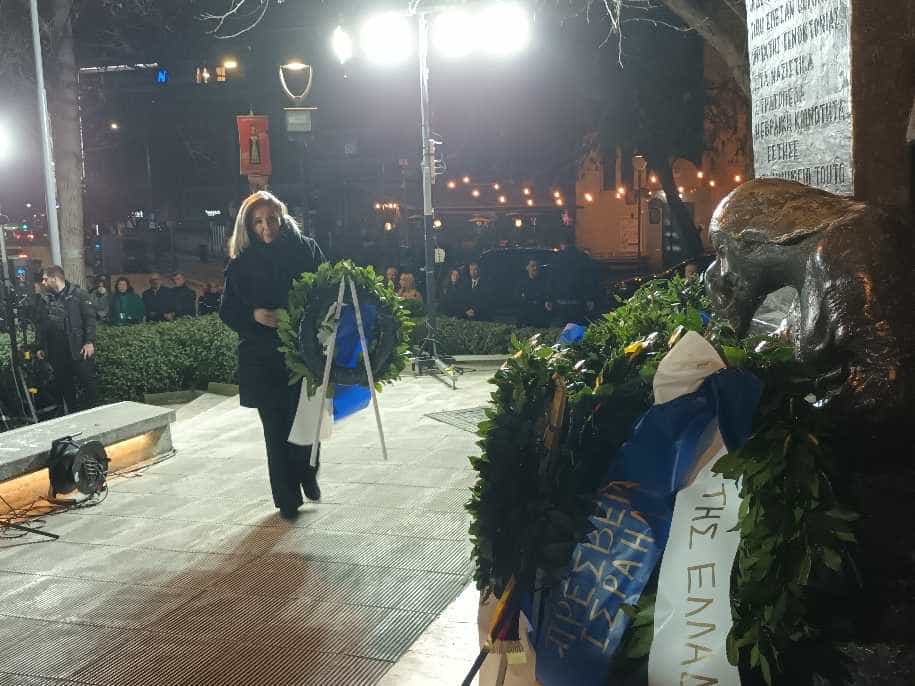 Επιμνημόσυνη δέηση και κατάθεση στεφάνων στην Πλατεία Εβραίων για τα θύματα του Ολοκαυτώματος