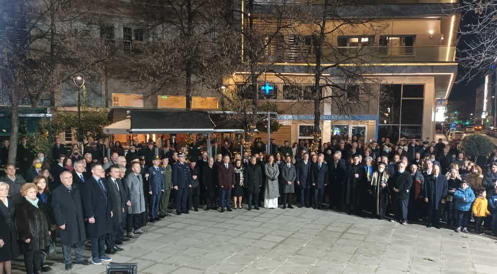 20230128_185919_copy_991x547 Επιμνημόσυνη δέηση και κατάθεση στεφάνων στην Πλατεία Εβραίων για τα θύματα του Ολοκαυτώματος