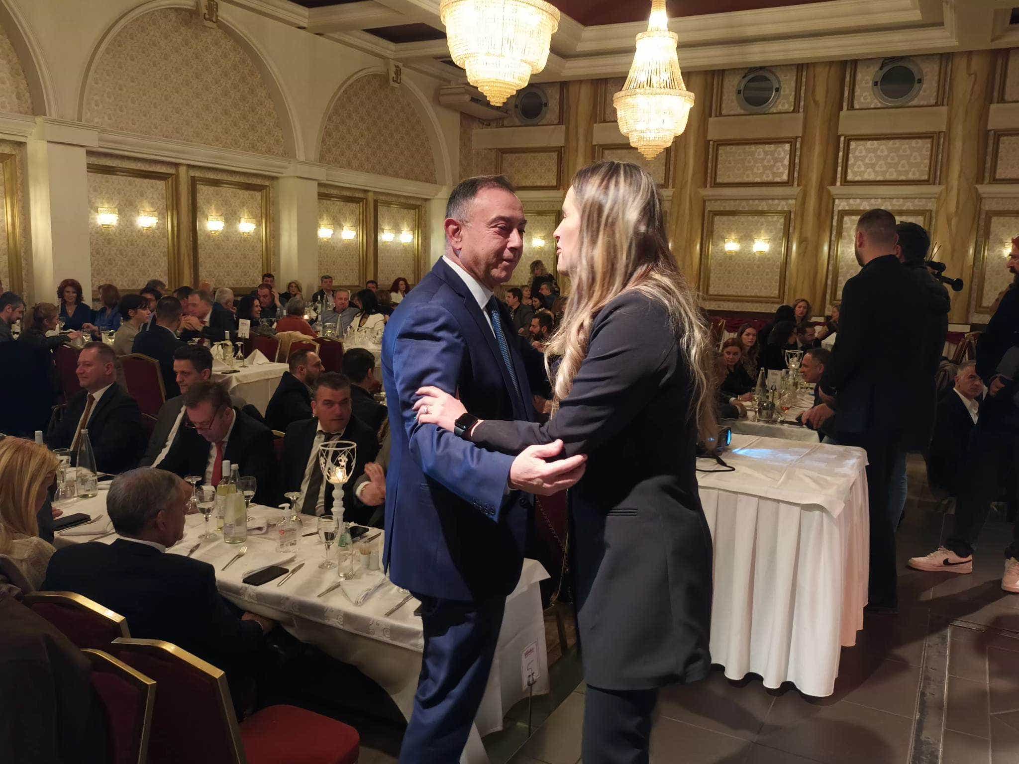 Πλήθος κόσμου στην κοπή πίτας του Επιμελητηρίου Λάρισας