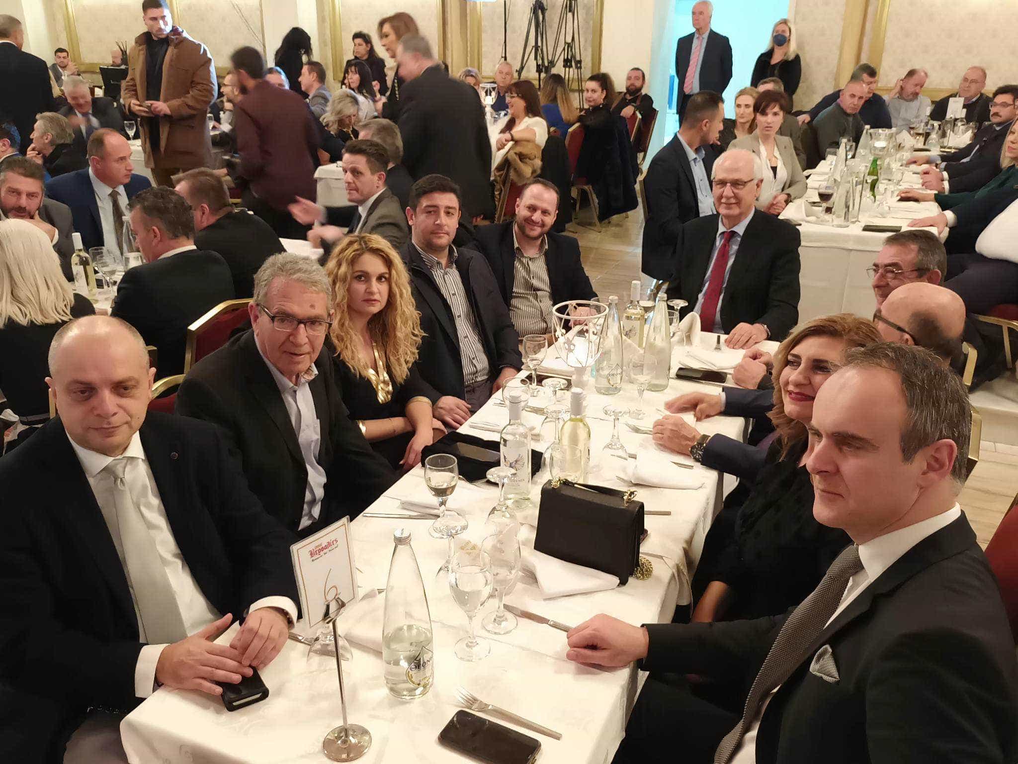 Πλήθος κόσμου στην κοπή πίτας του Επιμελητηρίου Λάρισας