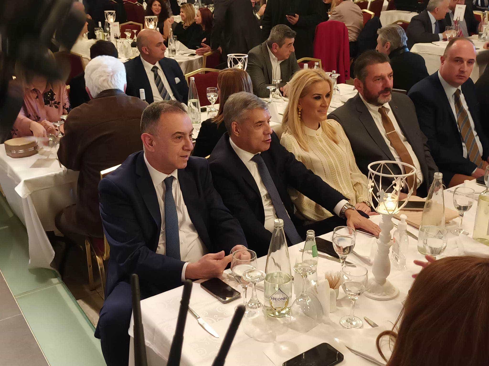 Πλήθος κόσμου στην κοπή πίτας του Επιμελητηρίου Λάρισας