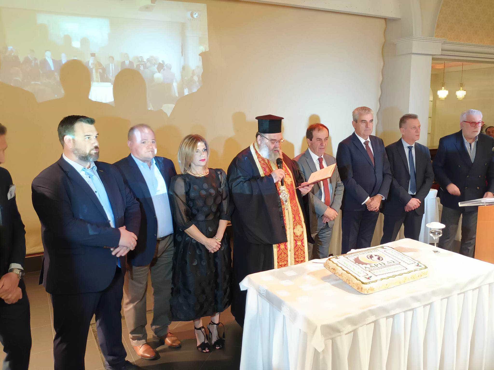 Πλήθος κόσμου στην κοπή πίτας του Επιμελητηρίου Λάρισας