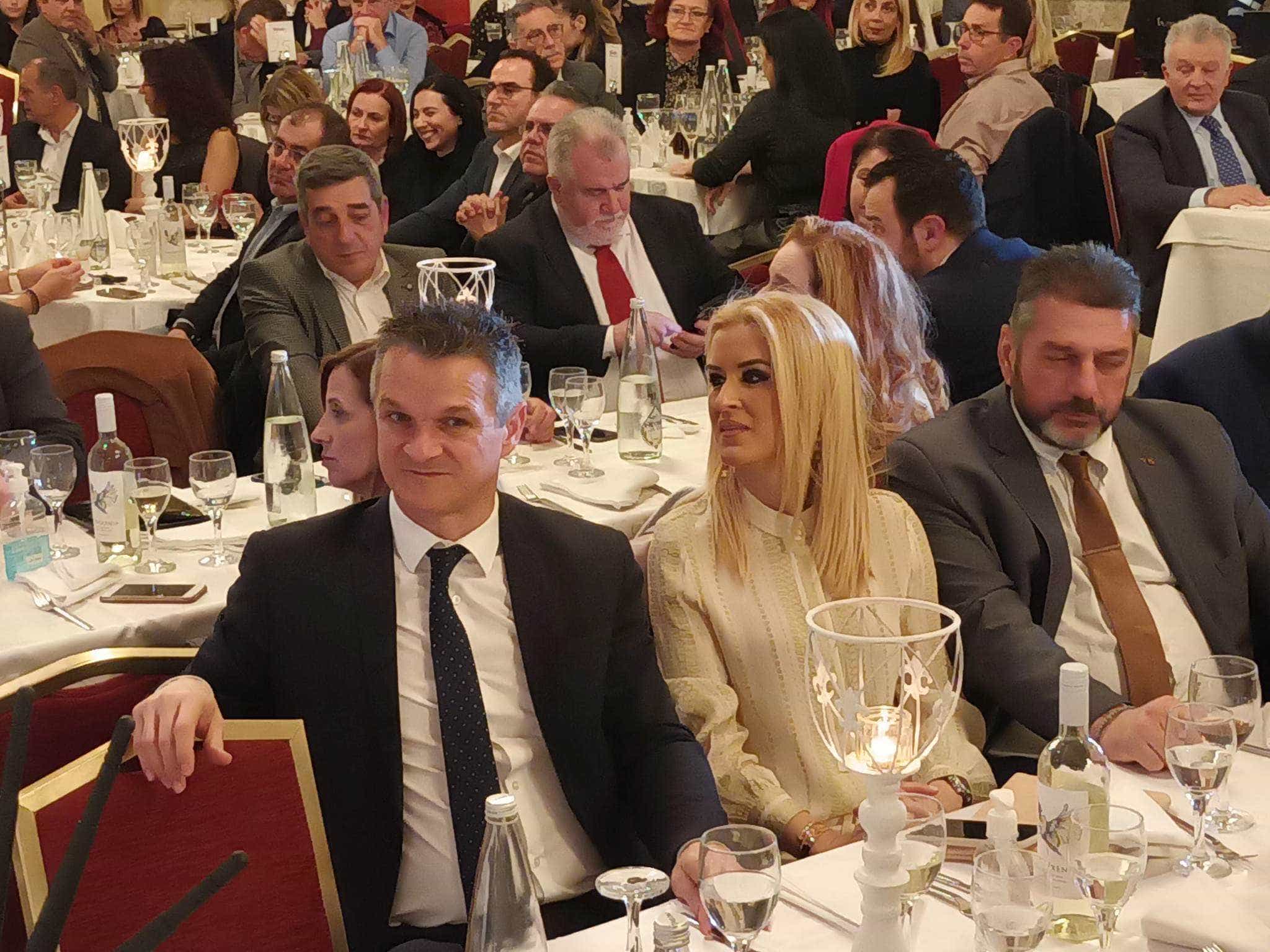 Πλήθος κόσμου στην κοπή πίτας του Επιμελητηρίου Λάρισας