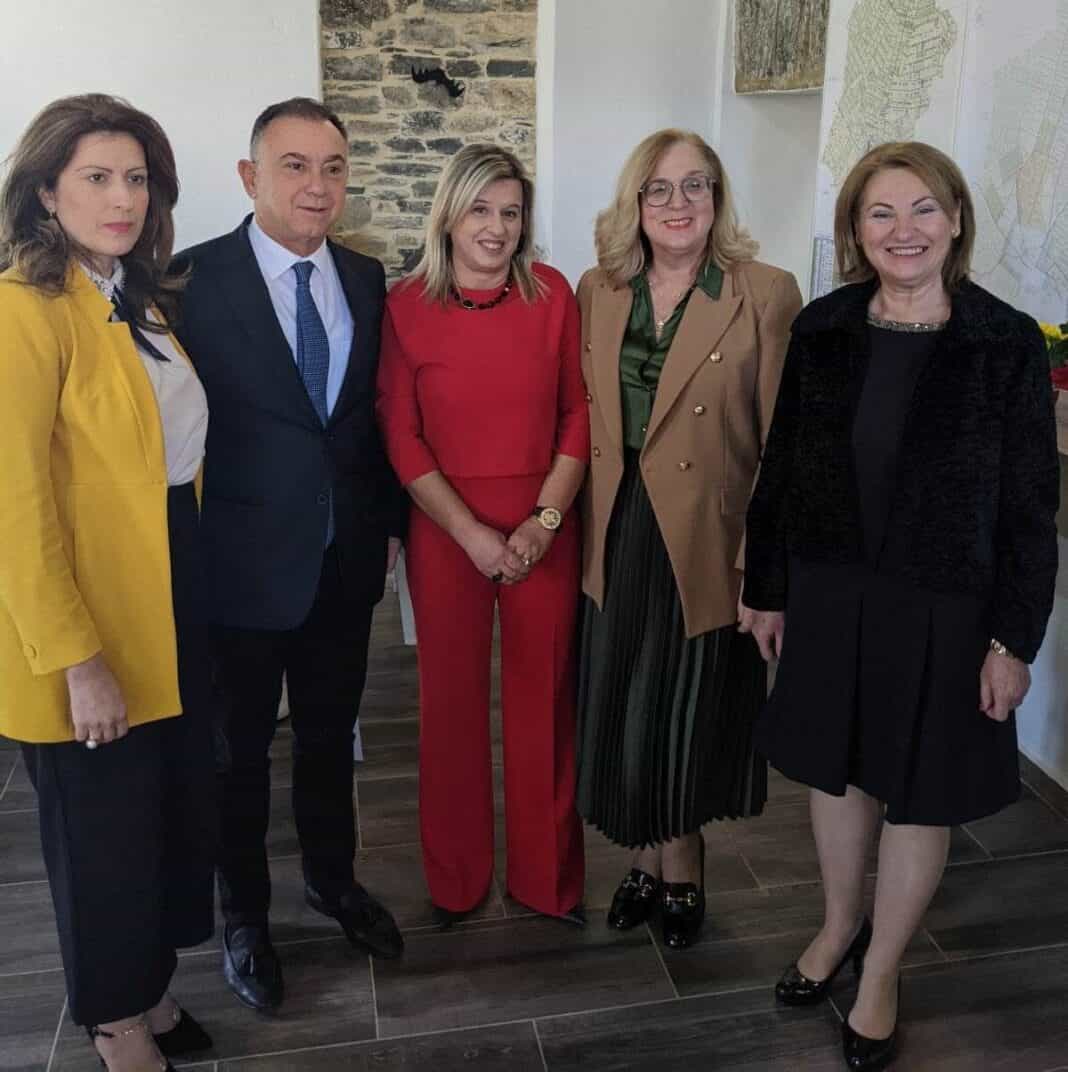 Με τις γυναίκες του Αγίου Γεωργίου ο Χρήστος Κέλλας