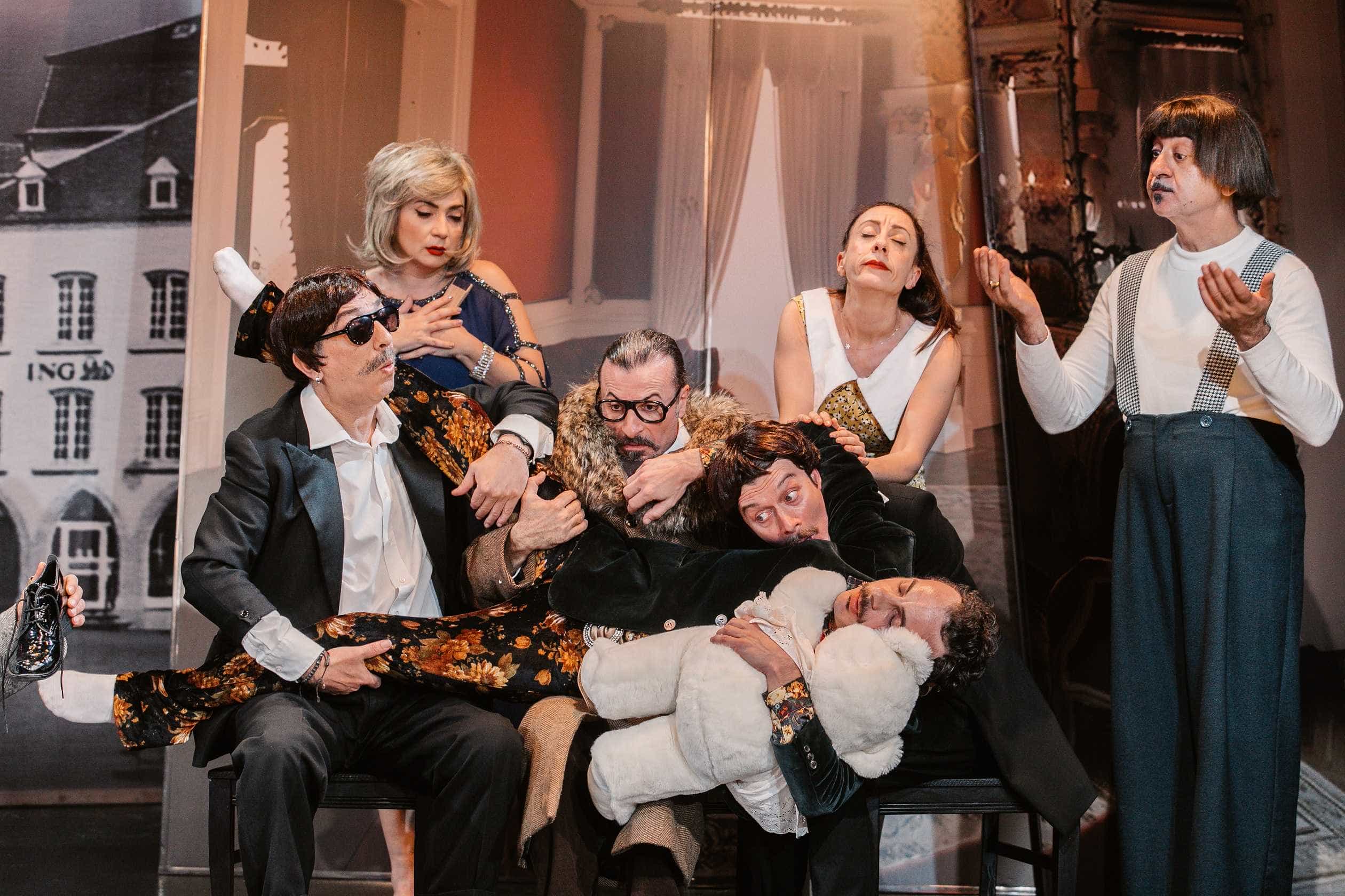 ΕΠΙΘΕΩΡΗΤΗΣ ΣΥΝΕΧΕΙΑ ΕΟΡΤΑΣΤΙΚΩΝ ΠΑΡΑΣΤΑΣΕΩΝ