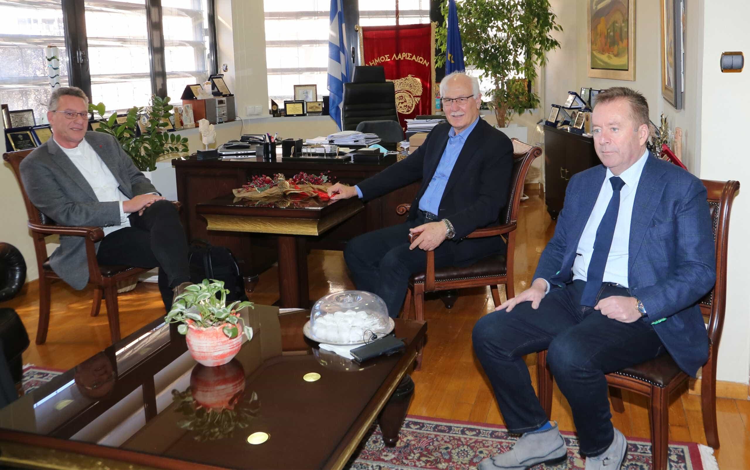 Στο Δημαρχείο της Λάρισας ο ευρωβουλευτής του ΣΥΡΙΖΑ ΠΣ Κ. Αρβανίτης