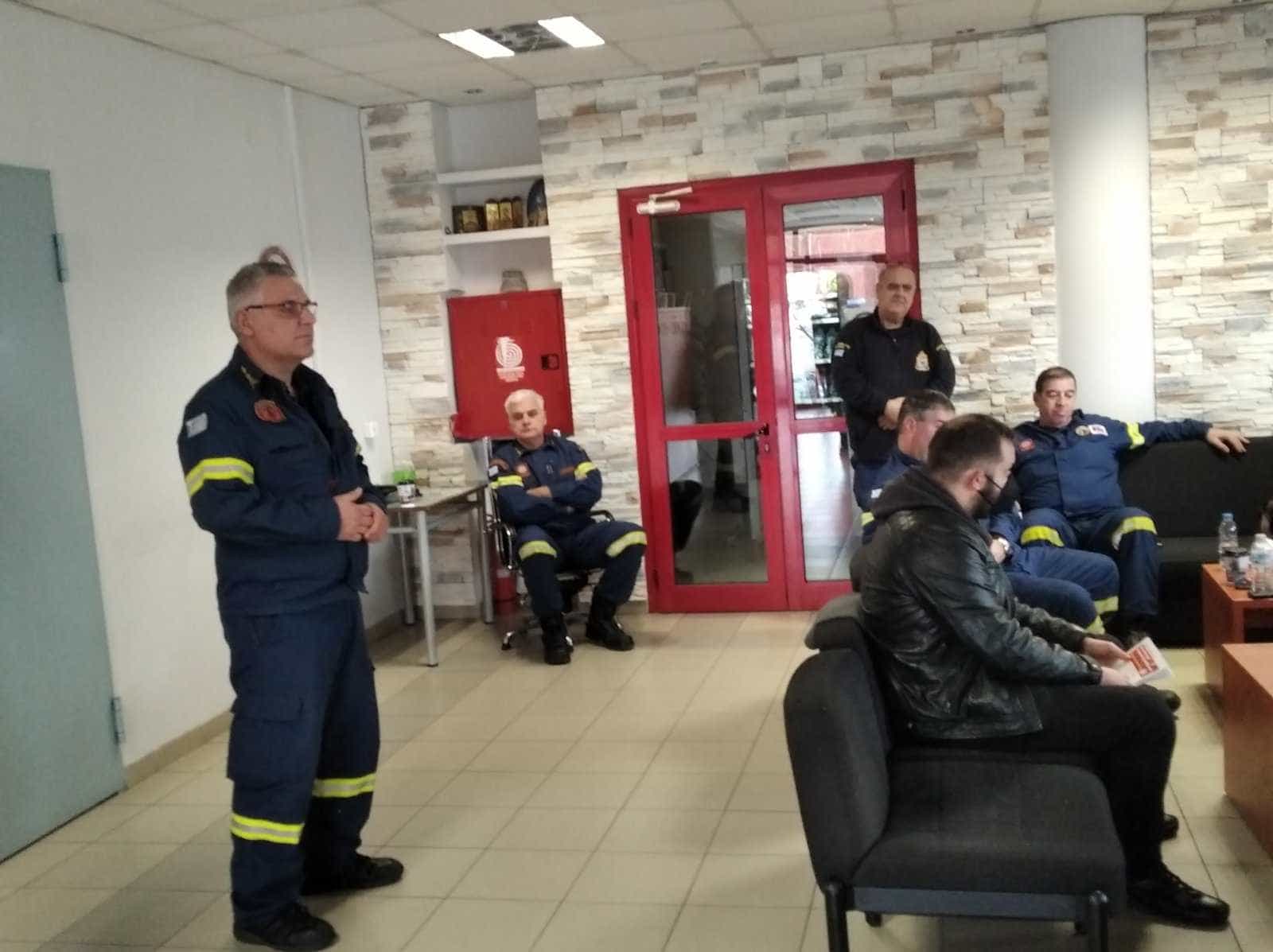 Περιοδεία στελεχών του ΚΚΕ στον 3ο Πυροσβεστικό Σταθμό Λάρισας και στην 8η ΕΜΑΚ Θεσσαλία