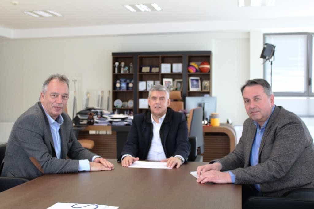 Συνάντηση του Περιφερειάρχη Θεσσαλίας Κ. Αγοραστού με τον Πρόεδρο της Ομοσπονδίας Εμπορίου και Επιχειρηματικότητας Θεσσαλίας Χρ. Μπλουγούρα