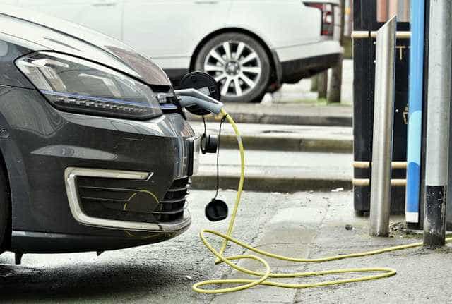 τέλος στην πώληση βενζινοκίνητων και πετρελαιοκίνητων