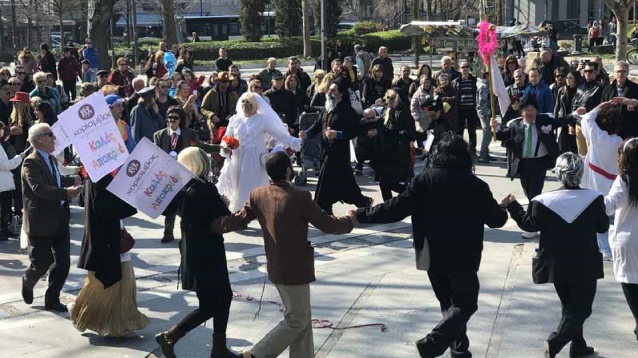 Ξαναβγαίνουν τα μπουλούκια!