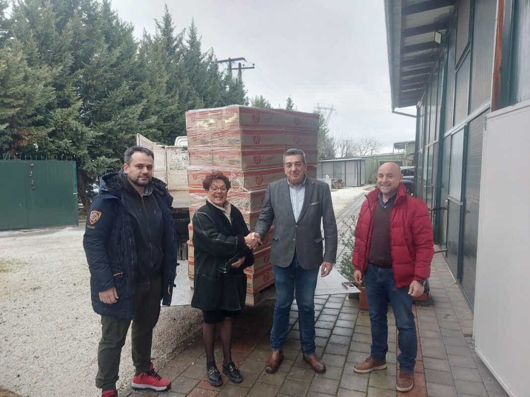 Τρόφιμα από την τράπεζα τροφίμων Θεσσαλίας για το κοινωνικό παντοπωλείο και τους εργαζομένους της διεύθυνσης καθαριότητας