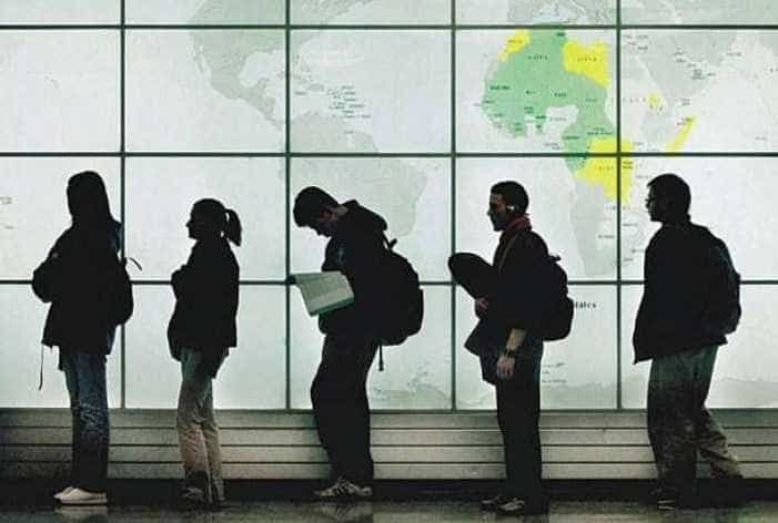 metanastevoun Το 5% των Ελλήνων του εξωτερικού προγραμματίζει επιστροφή στην πατρίδα τα επόμενα 5 χρόνια