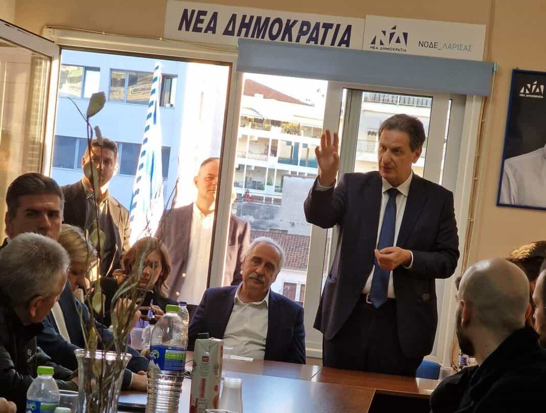 επίσκεψη του κ. Σκυλακάκη στην πόλη της Λάρισας