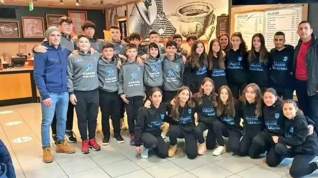 turkey seismos Σεισμός στην Τουρκία: Τουρκοκύπριος ζωντανός 132 ώρες κάτω από τα ερείπια